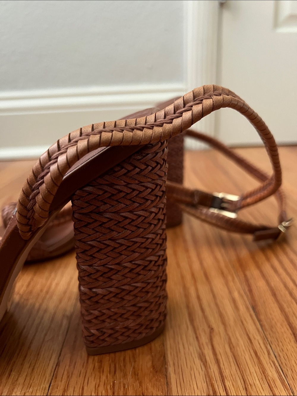 NEW STEVE MADDEN women's malou woven heel sandal in cognac 10M - Picture 4 of 16